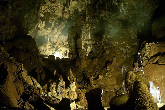 Εξερεύνηση σπηλαίων - Πάρκο Πίνδου